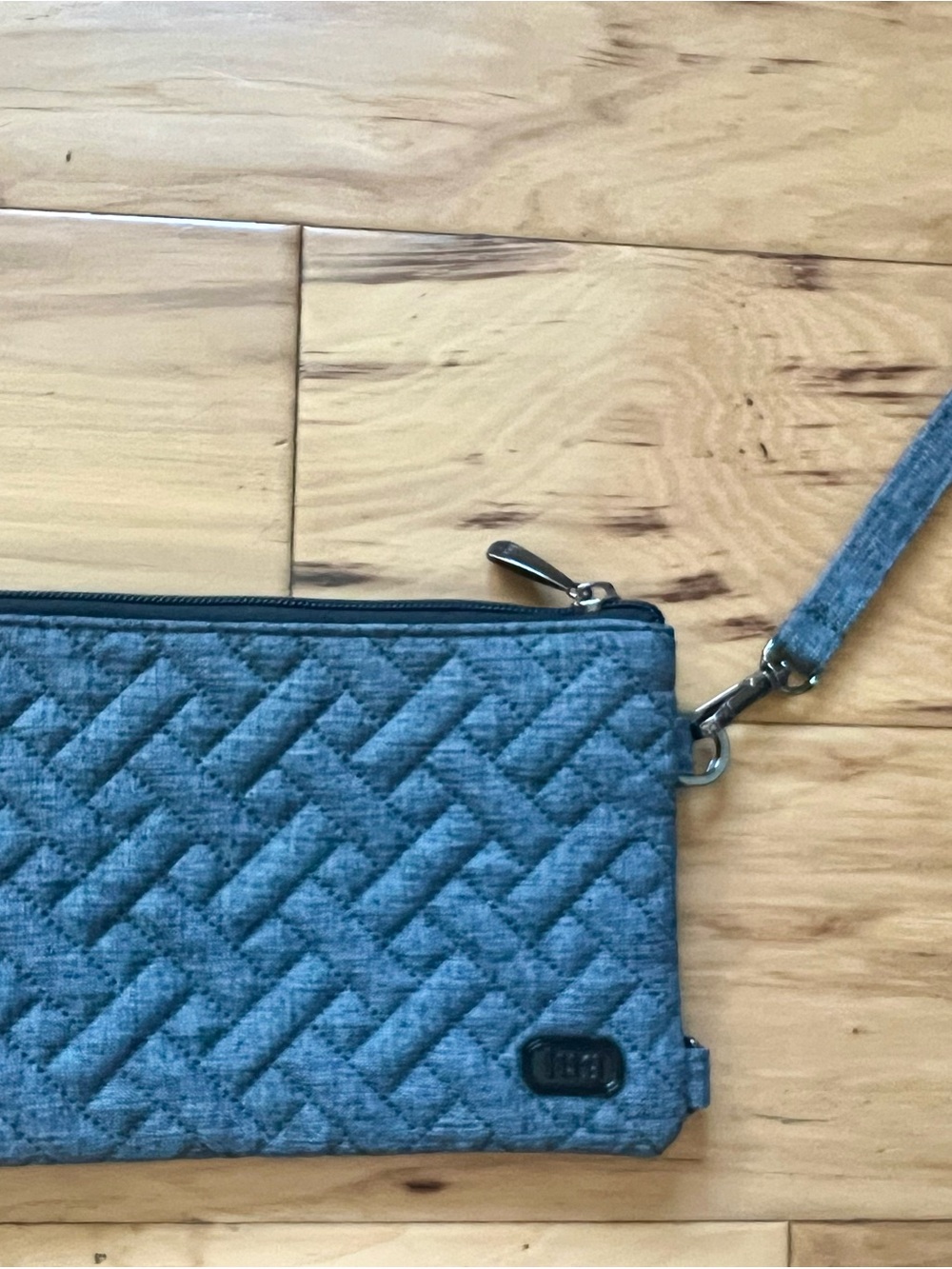 lug Peekaboo Quilted Gray Wristlet